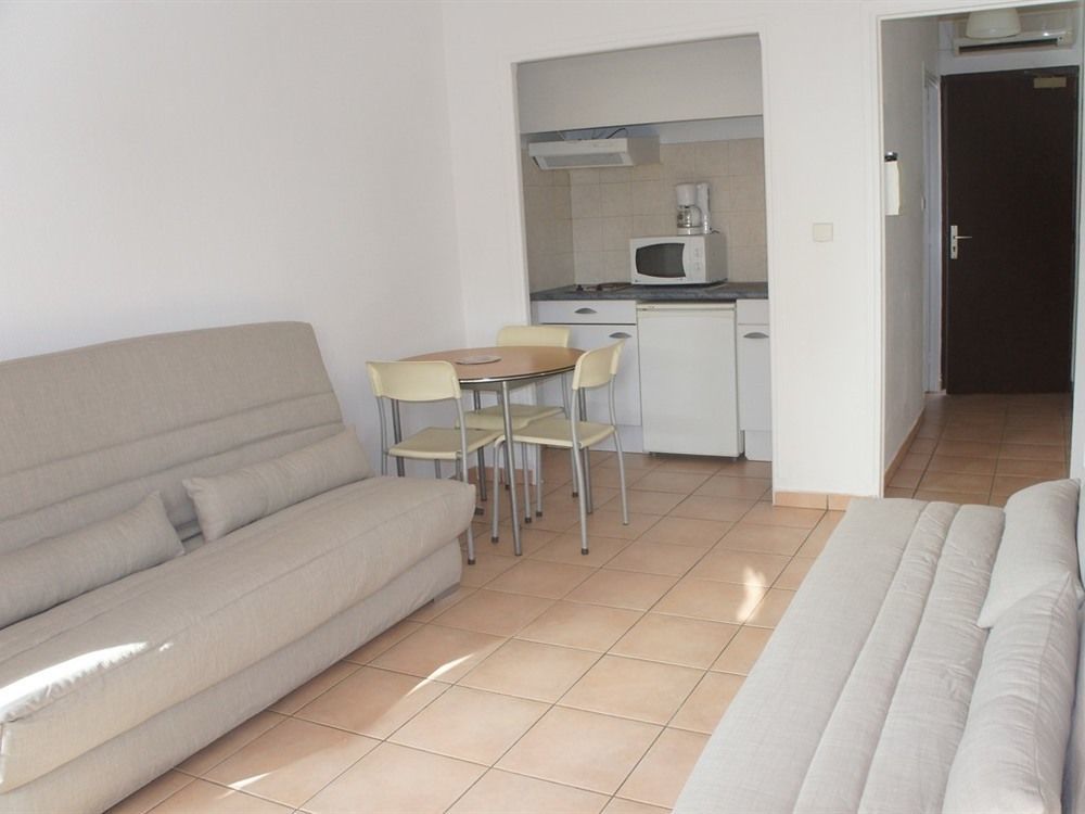 Residence Meublee Studiotel Cagnes-sur-Mer Buitenkant foto